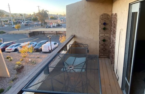 Village Grove Eigentumswohnung | Charming 2-bedroom condo - Styling in Scottsdale with WiFi, AC, fitness room