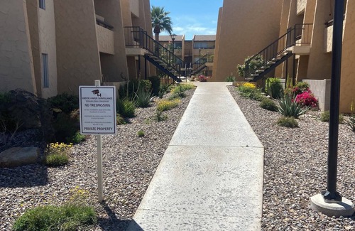 Village Grove Eigentumswohnung | Charming 2-bedroom condo - Styling in Scottsdale with WiFi, AC, fitness room