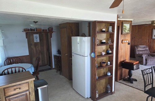 Simonton Lake Hütte | Charming 2-bedroom cottage "on Simonton Lake" in delightful Elkhart with WiFi