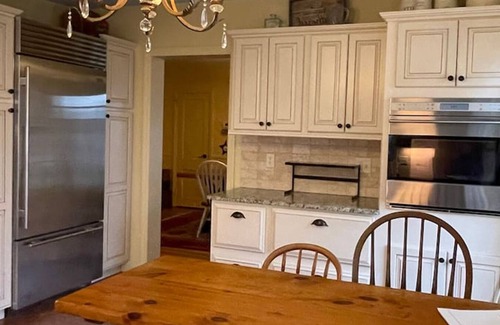 Denver Hütte | Charming 2-bedroom cottage in enchanting Erin with AC, WiFi