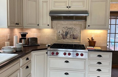 Denver Hütte | Charming 2-bedroom cottage in enchanting Erin with AC, WiFi