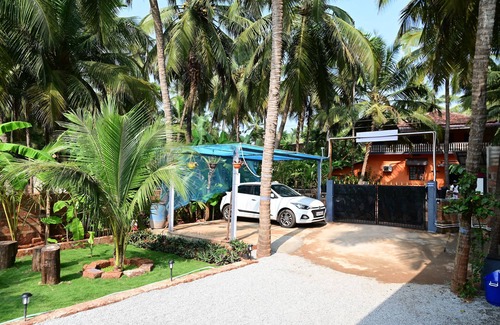 Honavar Haus | Charming 2-bedroom house with WiFi, AC in peaceful Kasarkoda, Honnavar