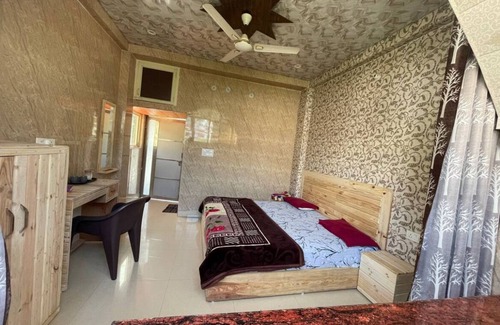 Rishikesh Haus | Charming 2-bedroom home in fabulous Rishikesh with WiFi, AC