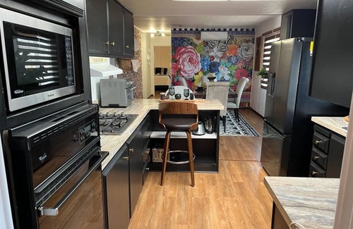 Ensenada Haus | Charming 2-bedroom HOUSE for 6 GUEST. Private HOT TUB in Valle de Guadalupe