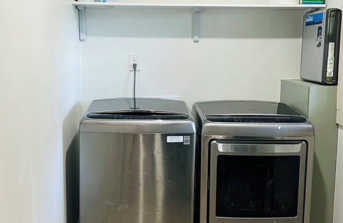 Lawrence Haus | Charming 2-bedroom house in the country with AC, WiFi and Pet friendly