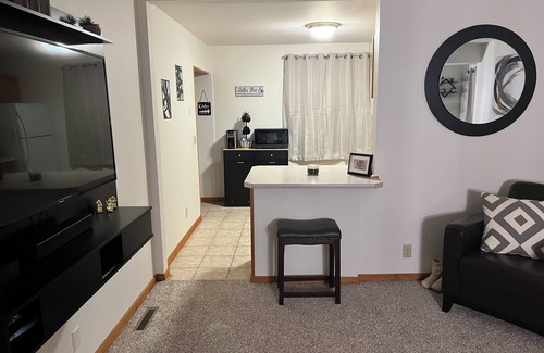 Madison Haus | Charming 2-bedroom house close to airport and downtown with many amenities