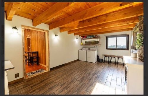 Lookout Haus | Charming 2-bedroom house in Hico, with bonus room