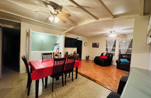 Dover Haus | Charming 2-bedroom house by the lake in Dover TN