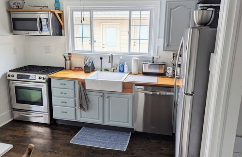 Muncie Haus | Charming 2-bedroom house north of Ball State University