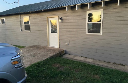 Newell Haus | Charming 2-bedroom house in Newell with AC