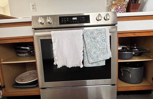 Gregory Haus | Charming 2-bedroom Lakefront House with Upnorth Feel