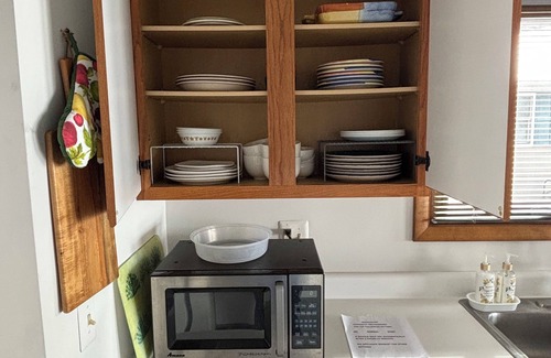 Gregory Haus | Charming 2-bedroom Lakefront House with Upnorth Feel