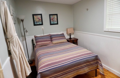 Ellijay Kabine | Charming 2-bedroom POND NOOK cabin at Mulberry Gap with AC, WiFi, & Kitchenette!