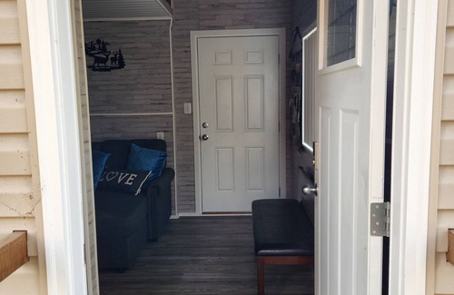 Pocatello Hütte | Charming 2-bedroom Tiny home, with Wi-Fi in Pocatello