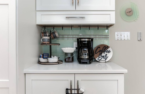 Manteno Haus | Charming 2-bedroom townhome in delightful Manteo.