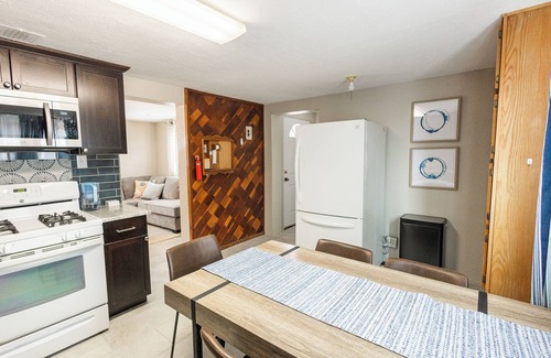 Northeast Heights Haus | Charming 2-bedroom casita with WiFi, AC in fabulous Albuquerque, New Mexico