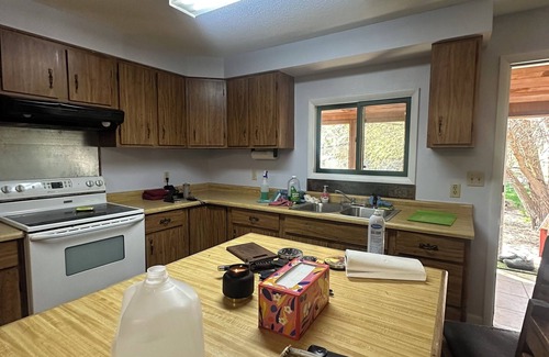 Hot Springs Haus | Charming 2+ Bedroom private home