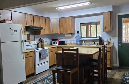 Hot Springs Haus | Charming 2+ Bedroom private home