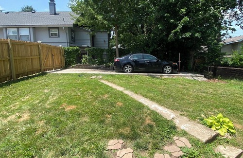 Kansas City Haus | Charming 2-bedroom house near Downtown Kansas City with fenced yard