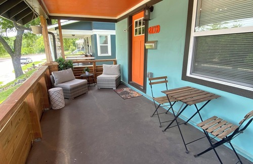 Kansas City Haus | Charming 2-bedroom house near Downtown Kansas City with fenced yard