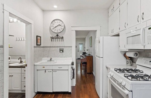 Port Edwards Haus | Charming 2-bedroom house in pleasant Port Edwards with WiFi, AC