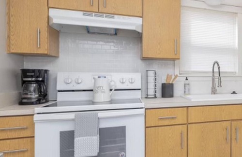 Brookline Station Wohnung | Charming 2-bedroom apartment with AC, WiFi in delightful Springfield