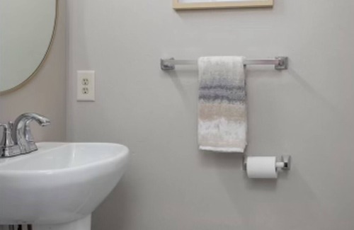 Brookline Station Wohnung | Charming 2-bedroom apartment with AC, WiFi in delightful Springfield