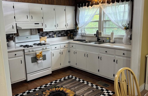 Water Valley Haus | Charming 2-bedroom house with WiFi, HVAC in awesome Water Valley