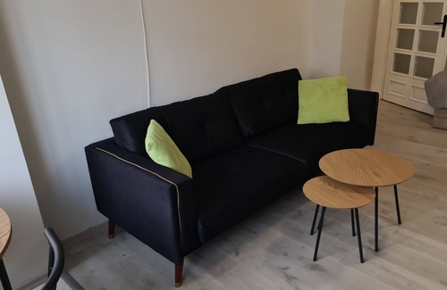 Kazanlak Wohnung | Charming 2-bedroom ZAPAD1 apartment with AC, WiFi in delightful Kazanlak