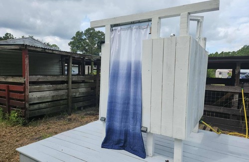 Keystone Heights Haus | Charming 2BR RV w/ AC, Near Lakes & Parks — Perfect for Families