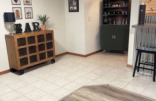 East Grand Forks Haus | Charming 3-bedroom house 3 mi to altru, 2 mi to UND, and 1 mi to down town