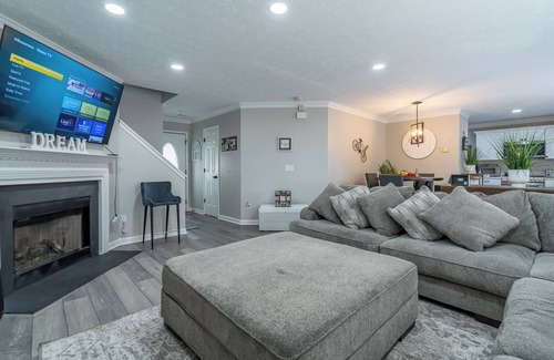 Lithia Springs Haus | Charming 3-bedroom house with AC, WiFi in terrific Lithia Springs