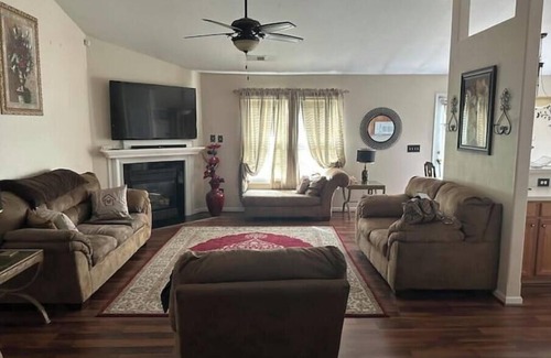 Winston - Salem Haus | Charming 3-bedroom house in Winston-Salem with AC, WiFi