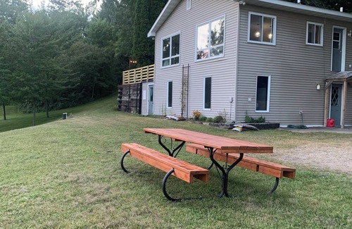 Rock Falls Haus | Charming 3-bedroom fully renovated house in peaceful country setting