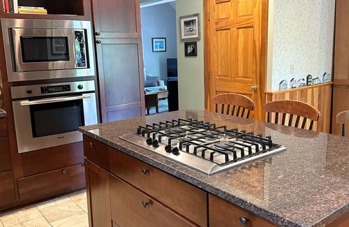 Town Hill Haus | Charmantes Haus mit 3 Schlafzimmern, zentral gelegen im Herzen des Acadia-Nationalparks.