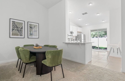 Indian Trails Haus | Charming 3-bedroom house - Stylish & Health-Conscious