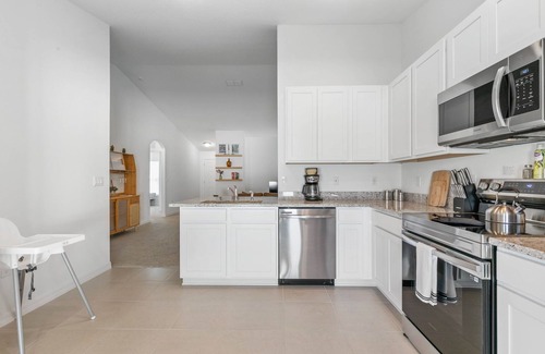 Indian Trails Haus | Charming 3-bedroom house - Stylish & Health-Conscious