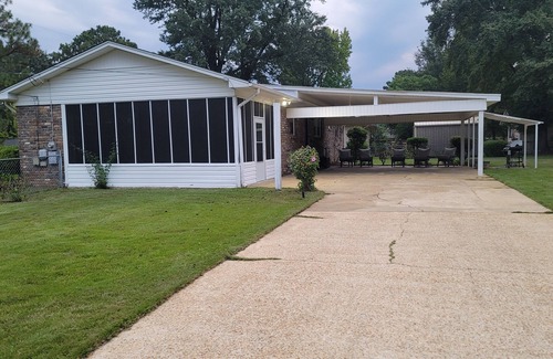 Tuscaloosa Haus | Charming 3-bedroom house with WiFi, AC in enjoyable Tuscaloosa