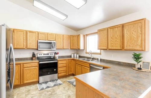 Twin Falls Haus | Charming 3-bedroom house in Twin Falls with King beds, BBQ grill