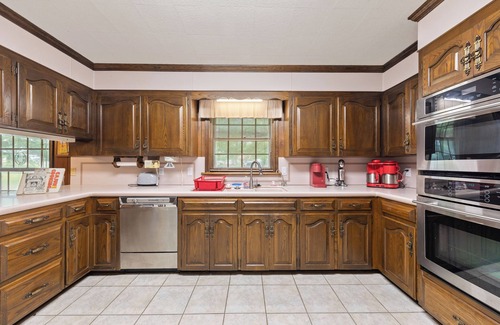 Broussard Haus | Charming 3-bedroom house with AC in Broussard