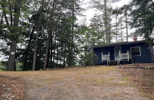 Raymond Haus | Charming 3-bedroom home in Sebago Lake Region