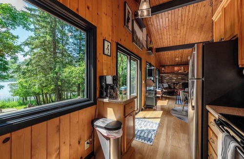 Bigfork Haus | Charming 3-bedroom house with WiFi, AC on Big Turtle Lake.