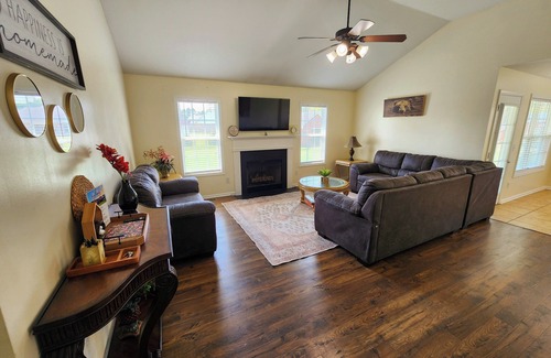 Calhoun Haus | Charming 3-bedroom house in Calhoun