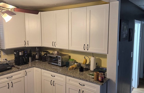 Danvers Haus | Charming 3-bedroom house in Danvers with WiFi, AC