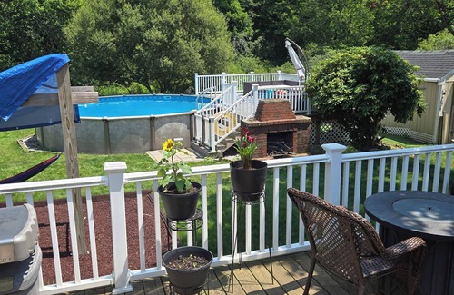 Danvers Haus | Charming 3-bedroom house in Danvers with WiFi, AC