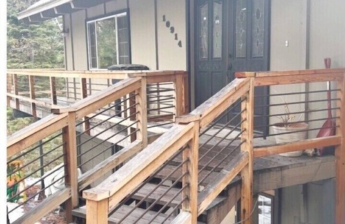 Truckee Haus | Charming 3-bedroom house w/ hot tub, in Truckee minimum stay 31 days