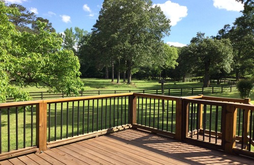 Rome Haus | Charming 3-bedroom house in lovely Rome with WiFi, AC