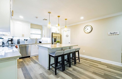 Kenner - Louis Armstrong International Airport Haus | Charming 3-bedroom house with AC and WiFi in awesome Kenner