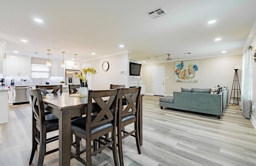 Kenner - Louis Armstrong International Airport Haus | Charming 3-bedroom house with AC and WiFi in awesome Kenner