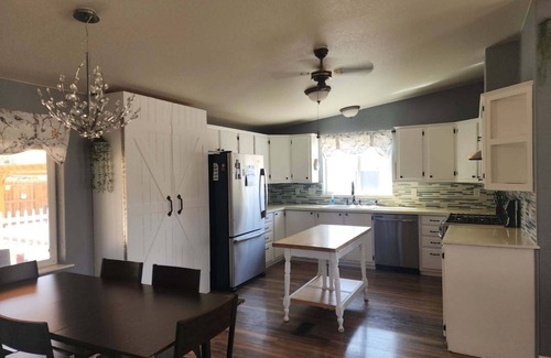 Chilcoot Haus | Charming 3-bedroom house with WiFi and AC in wonderful Reno.